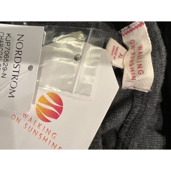 Walking ON SUNSHINE SLEEVELESS BUTTON FRONT GRAY JUMPSUIT - SIZE XL - Picture 5 of 5